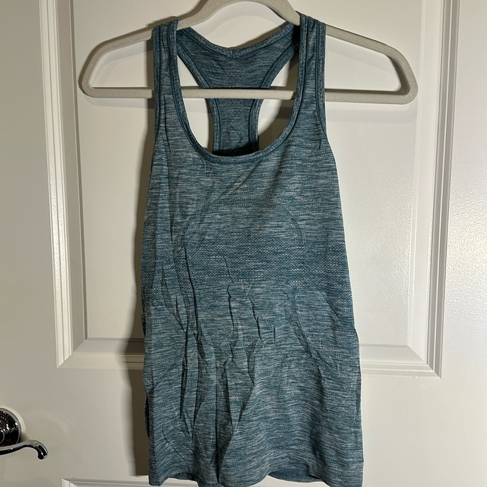 Lululemon swiftly tank, size 6
